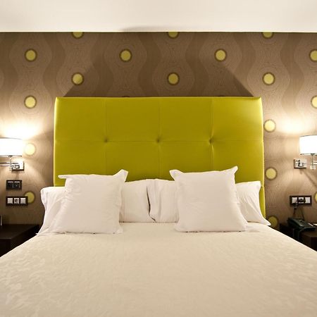 Hotel Infanta Leonor Эсиха Экстерьер фото