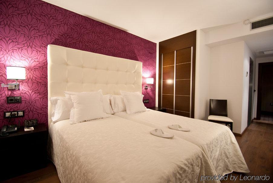 Hotel Infanta Leonor Эсиха Номер фото