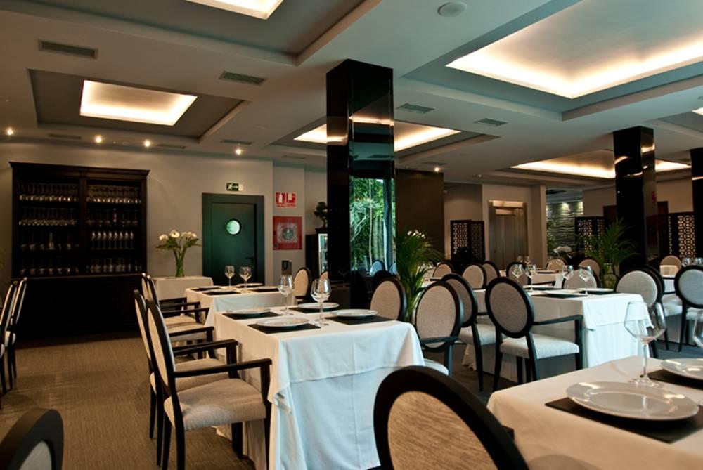 Hotel Infanta Leonor Эсиха Ресторан фото