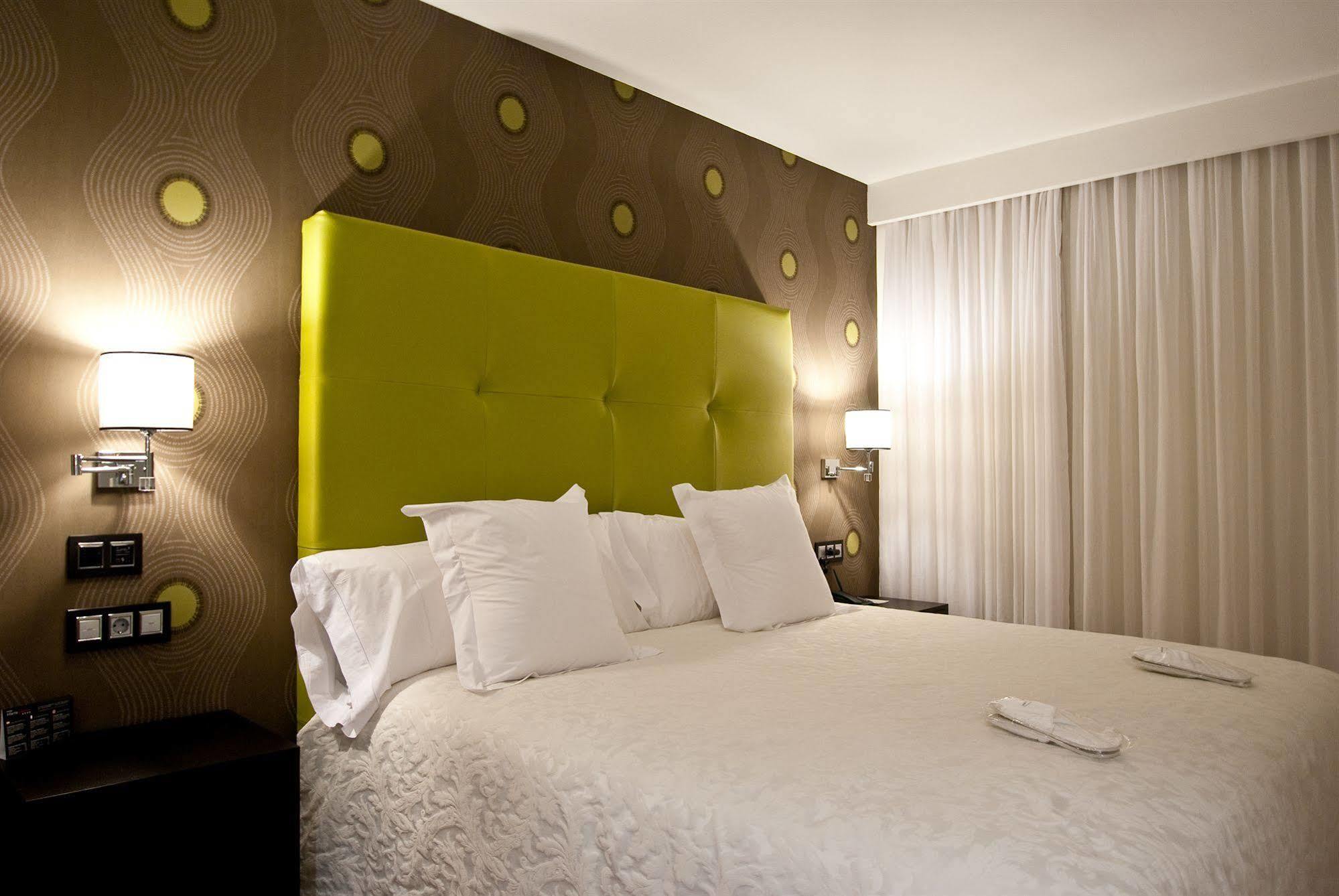Hotel Infanta Leonor Эсиха Экстерьер фото